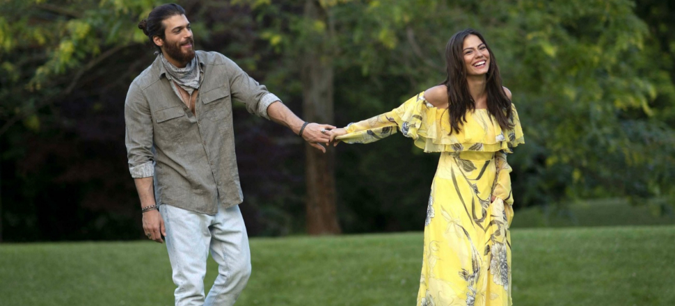 Can Yaman ve Demet Özdemir'den samimi kareler!