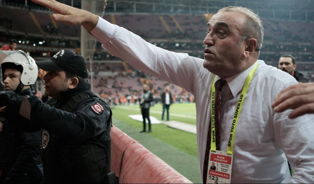 Yıldırım Demirören'i aradı, ceza almadı!