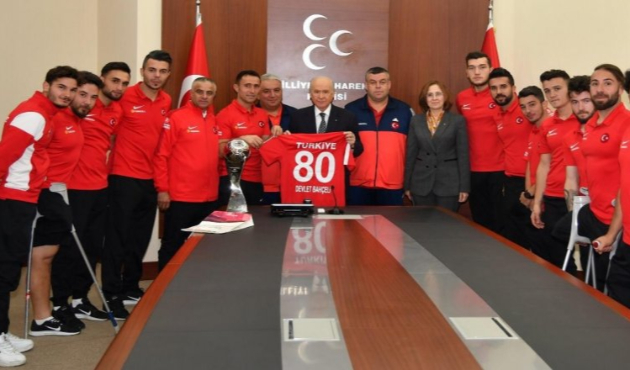 Ampute Milli Takımı'ndan Bahçeli'ye ziyaret!