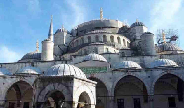 Sultanahmet Camii'nde şaşırtan görüntü!
