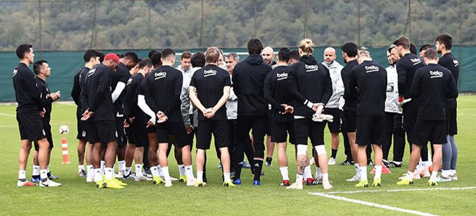 8 futbolcuyla yollar ayrılıyor!