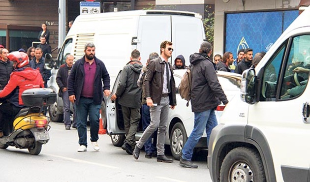 Kıvanç Tatlıtuğ'a kornalı protesto!