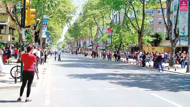 Bağdat Caddesi'nde 'Paralel Yapı' mağduriyeti!