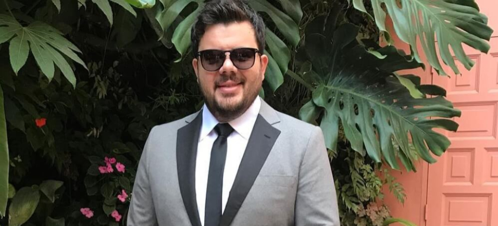 Eser Yenenler hastaneye kaldırıldı!