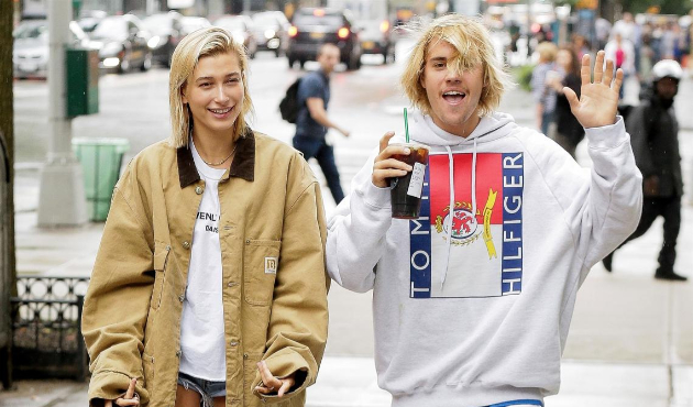Hailey Baldwin soyadını Bieber olarak değiştirdi!
