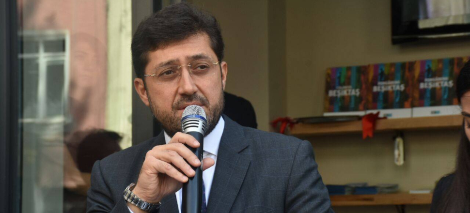 'Kalite' ödülünü bile parayla aldı!