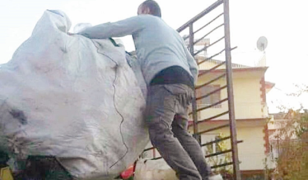 Nusaybin'de yaralandı, çöpten şişe topluyor!