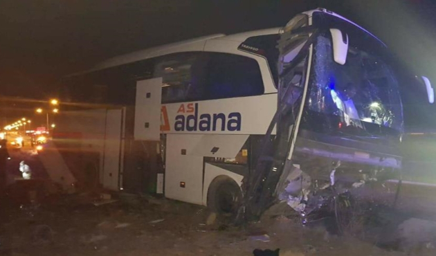 Niğde'de yolcu otobüsü kaza yaptı...