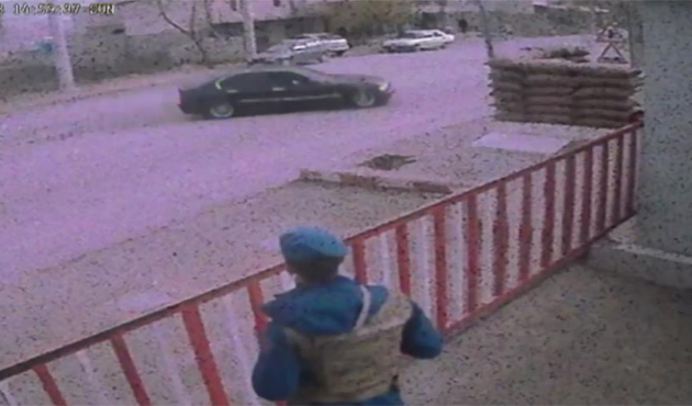 Dalgın sürücü drift için öyle bir yer seçti ki...