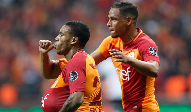 Yönetim satmak istiyor, Terim izin vermiyor!