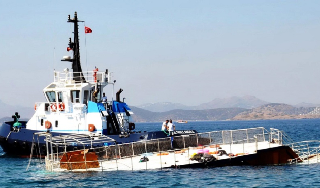 Muğla açıklarında göçmen teknesi battı!