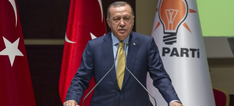 "AK Parti o büyükşehirde eski başkanla devam edecek!"