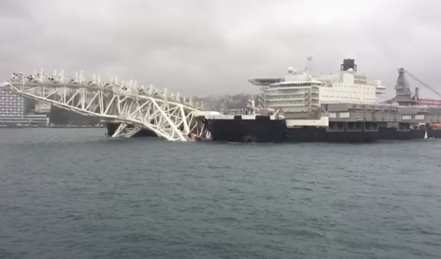 TürkAkım hattını döşeyen dev gemi İstanbul Boğazı'ndan geçiyor!