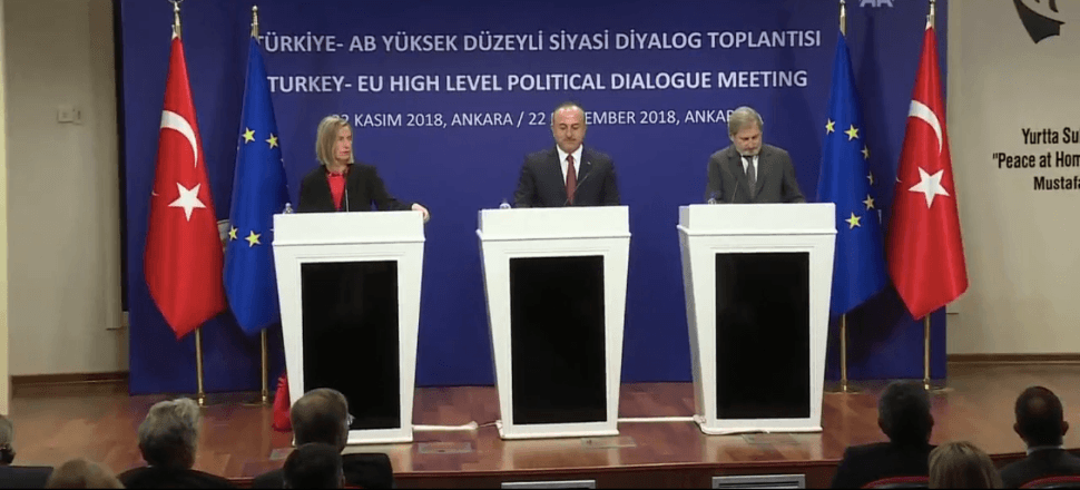 Bakan Çavuşoğlu'dan vize muafiyeti açıklaması!