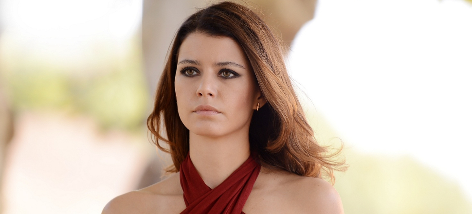 Beren Saat Netflix dizisindeki partnerini kendisi seçti!