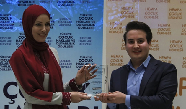 Gamze Özçelik, tesettüre girdi...