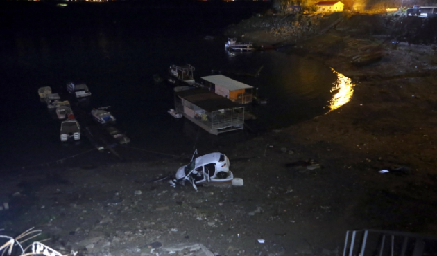 Uçurumdan yuvarlandı, teknenin üzerine düştü!