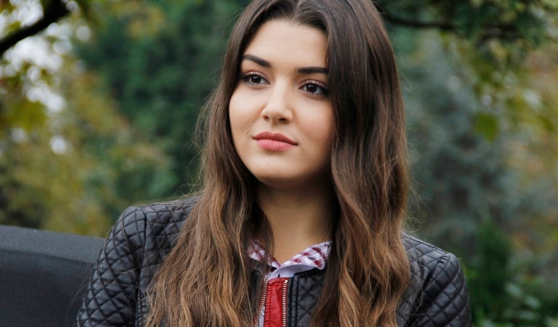 Ekran kaygısı Hande Erçel'i estetiğe itti!
