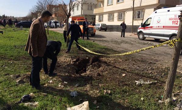 Kilis'e üç roket mermisi isabet etti