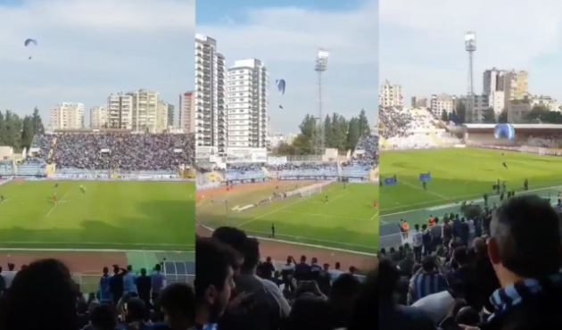Adana Demirspor taraftarı sahanın ortasına paraşütle indi!
