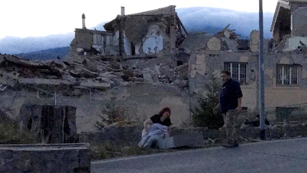 İtalya'da şiddetli deprem: En az 37 ölü