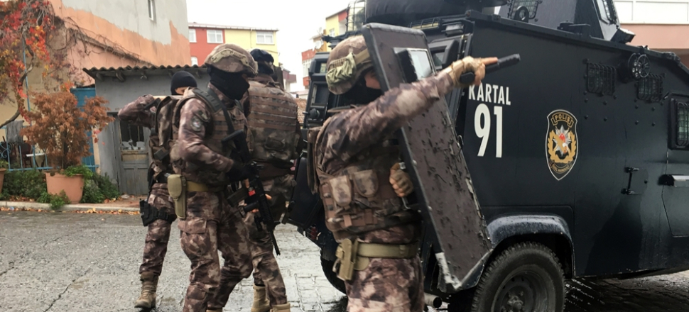Beyoğlu'nda zula evine operasyon...