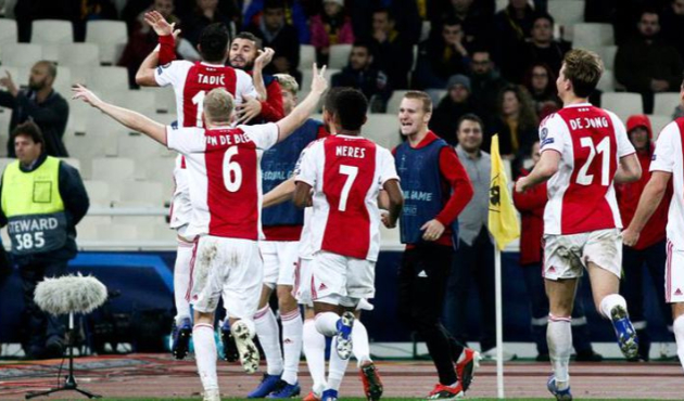 Ajax, Yunanistan'da galip!