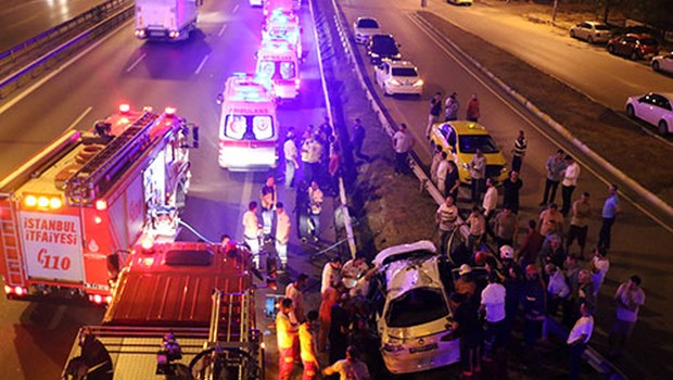 Maltepe'de sabaha karşı trafik kazası: 1 ölü, 5 yaralı