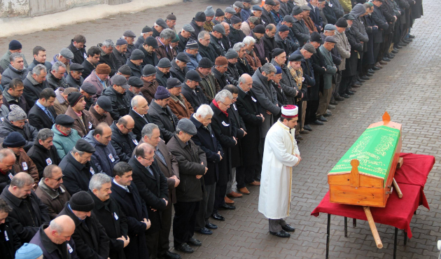 Askeri aracın çarptığı genç hayatını kaybetti