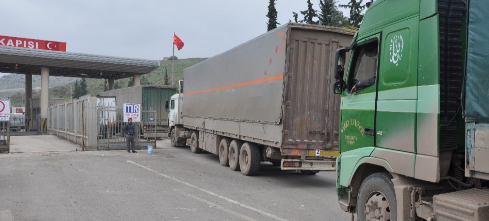 BM’den Suriye’ye 17 tırlık yardım