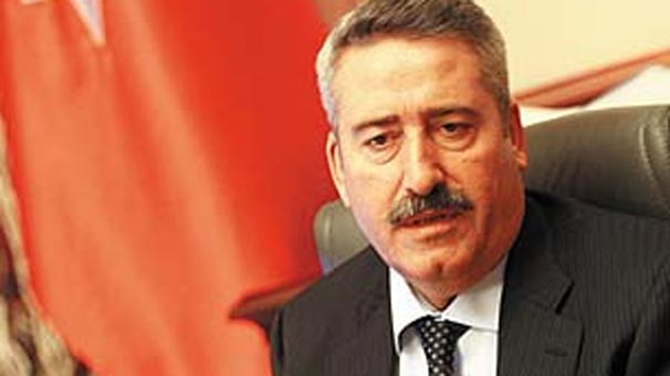 İzmir ve Diyarbakır Valiliği yapan Cahit Kıraç hakkında gözaltı kararı
