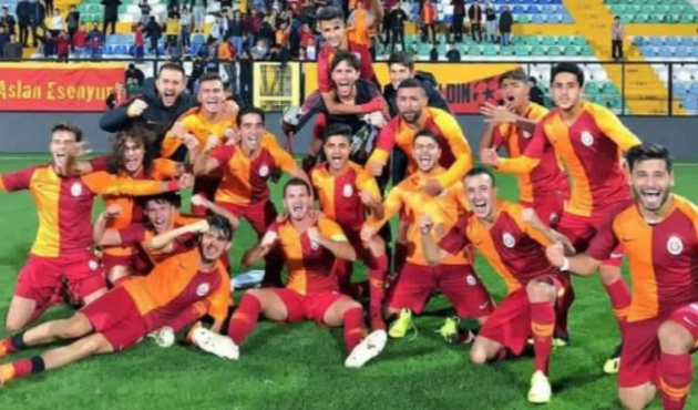 Genç aslanlar ilk darbeyi vurdu!