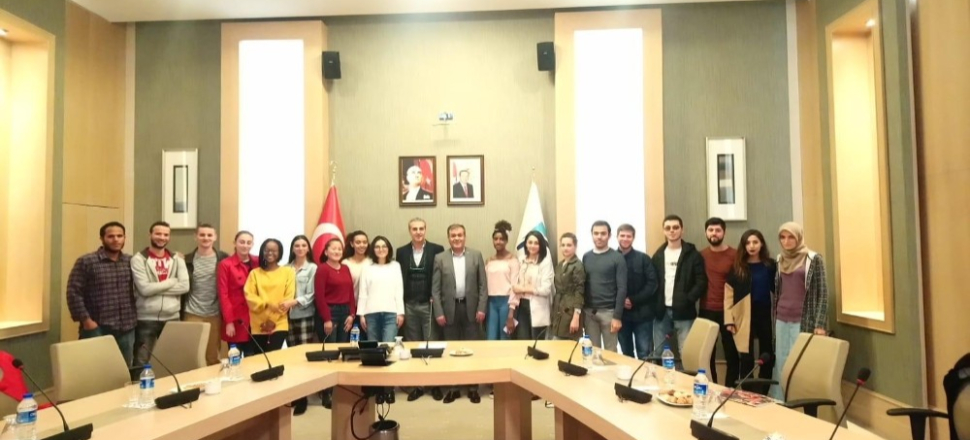 Antalya’da Türkiye’nin etki sahasıyla ilgili konferans verdi