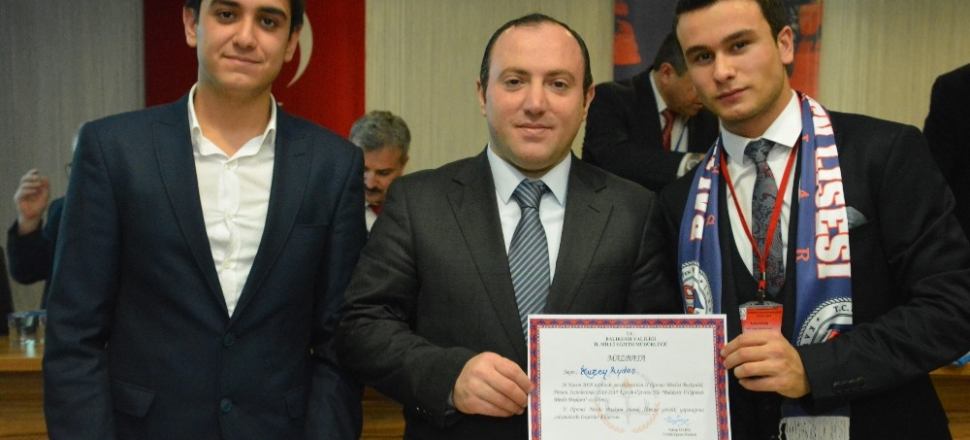 Öğrenciler başkan seçimi için sandığa gitti