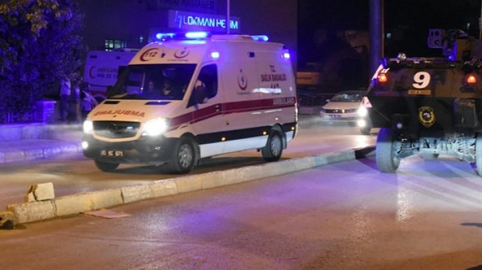 Van'da polise bombalı saldırı!