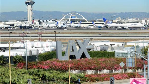 Los Angeles Havalimanı'nda 'silahlı saldırı' paniği!