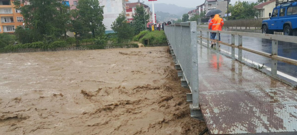 Meteoroloji'den 3 bölgeye sel uyarısı!