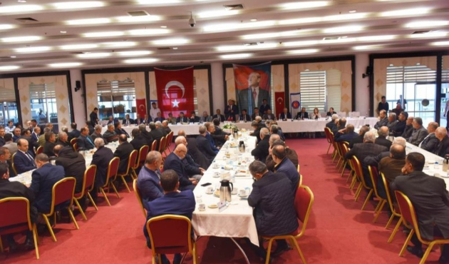 Vali Soytürk Muhtarlarla bir araya geldi