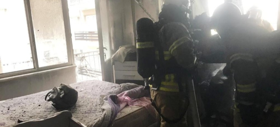Balıkesir'de gardıropta başlayan yangın yatak odasını kül etti