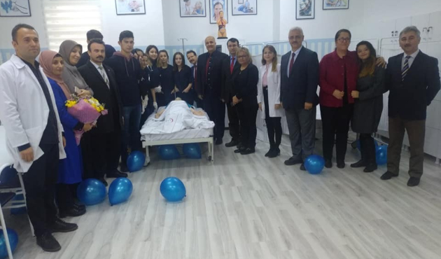 Zonguldak'ta ki Okulda Yaşlı Bakım Bölümü Uygulama laboratuvarı