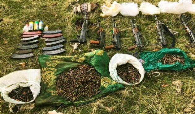 Batman'da terör örgütü PKK'ya ait 3 sığınakta 6 tüfek ele geçirildi