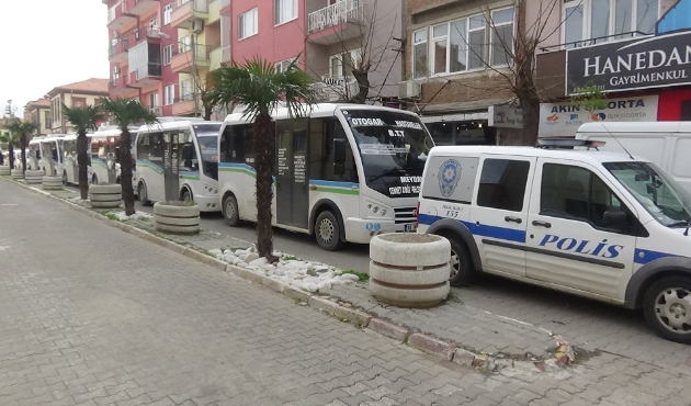 Balıkesir Edremit’te minibüsçüler kontak kapattı