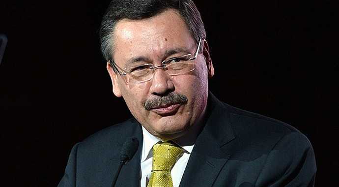 Melih Gökçek'in 7 bin kişilik anketinden Yeni Şafak çıktı