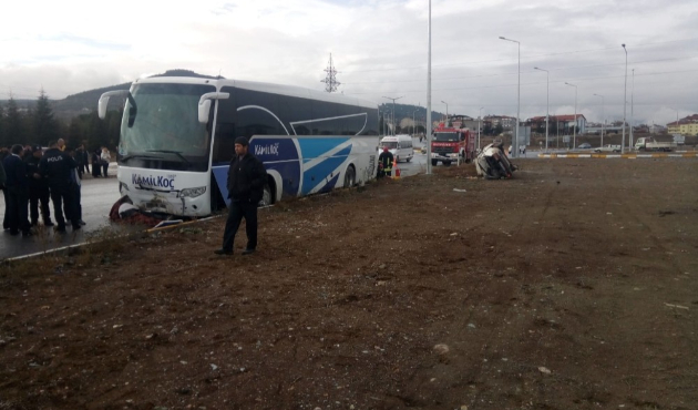 Denizli'de otobüsün altında can verdi