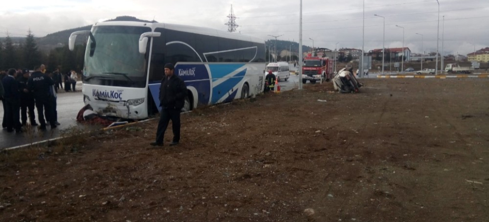 Denizli'de otobüsün altında can verdi