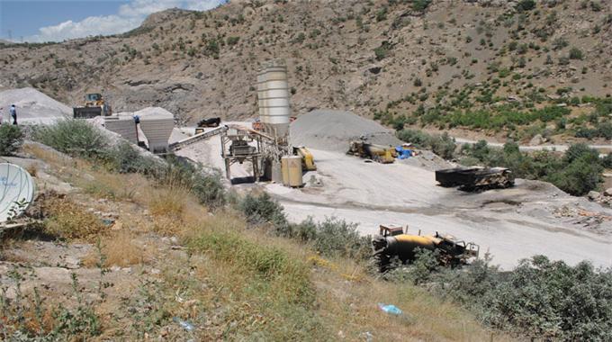PKK’lı teröristler şantiye bastı: 2 ölü