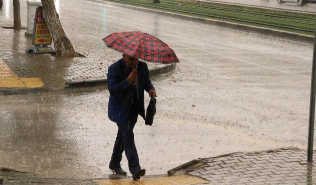 Meteoroloji tahminleri güncelledi! Sağanak geliyor