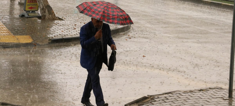 Meteoroloji tahminleri güncelledi! Sağanak geliyor