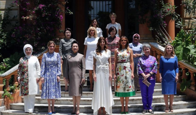 Emine Erdoğan lider eşleriyle bir araya geldi...