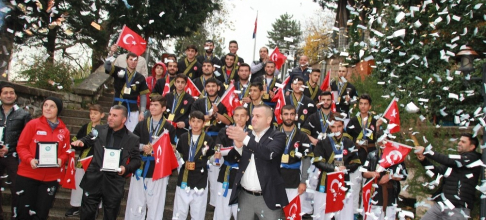 Alpagutlar Azerbaycan’dan zaferle döndü